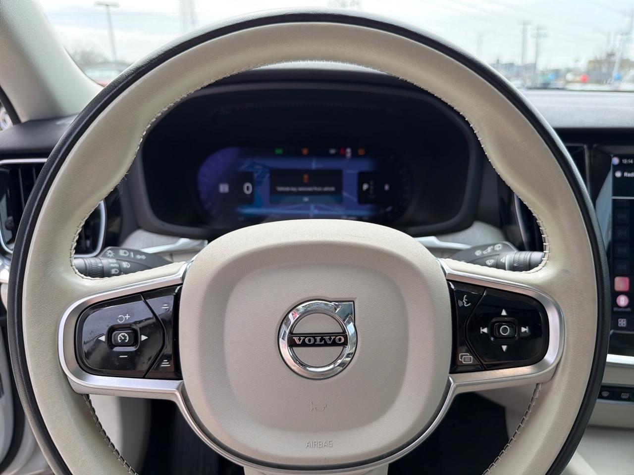 Volvo V60 Cross Country B5 Plus 2025