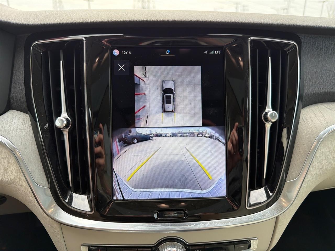 Volvo V60 Cross Country B5 Plus 2025