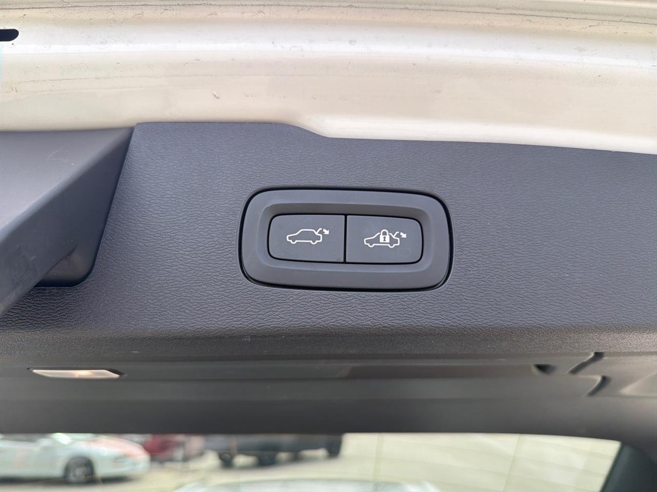 Volvo V60 Cross Country B5 Plus 2025