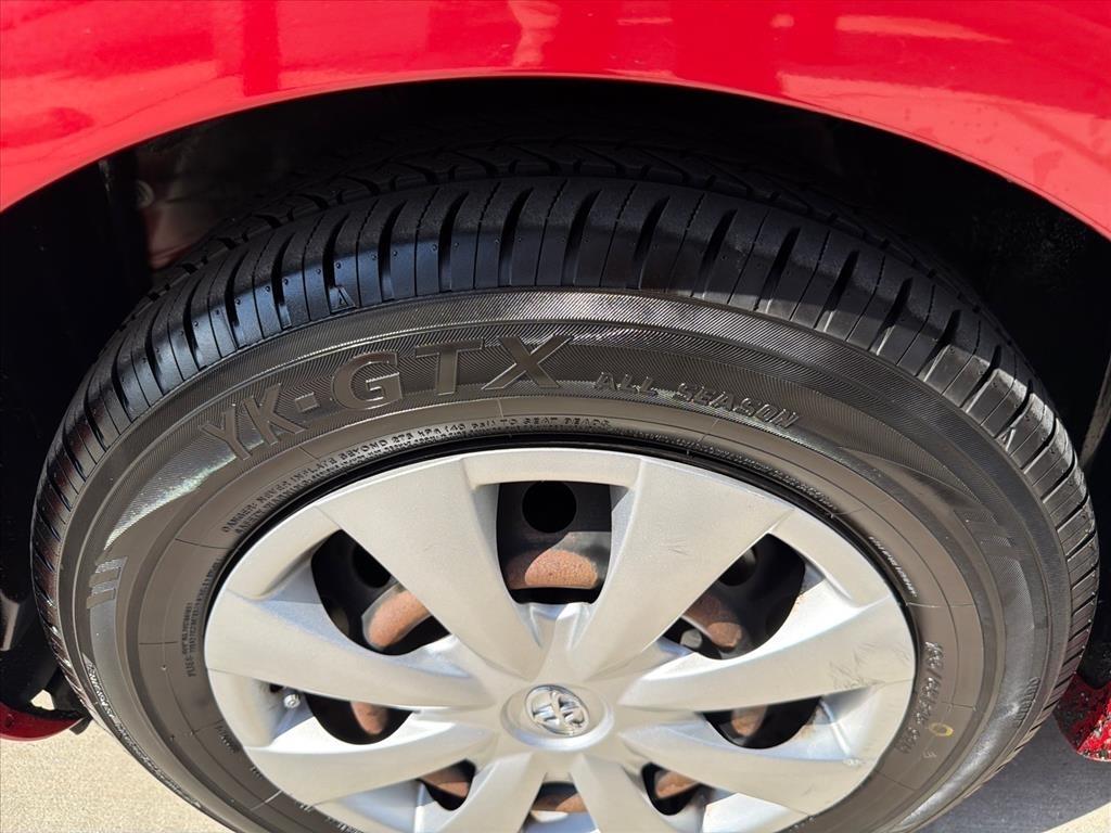 Toyota Corolla LE 4-Speed AT 2009