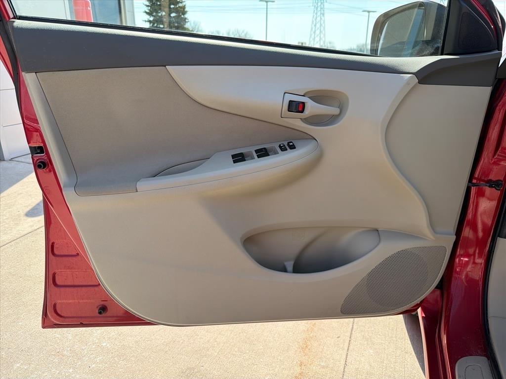 Toyota Corolla LE 4-Speed AT 2009