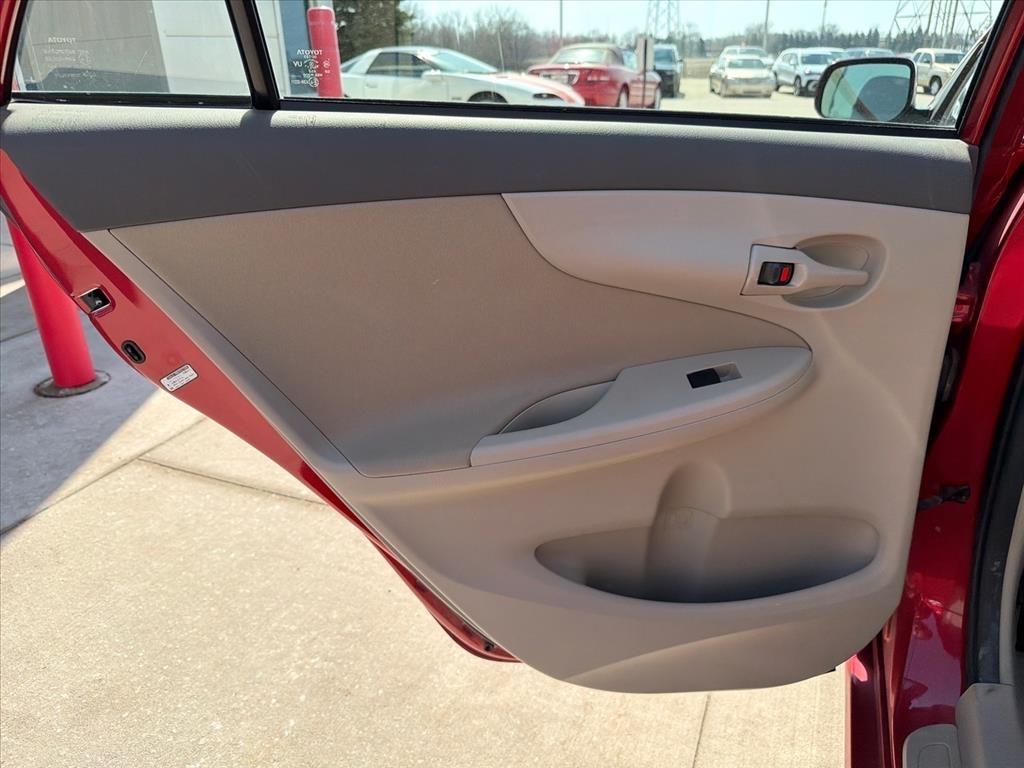 Toyota Corolla LE 4-Speed AT 2009