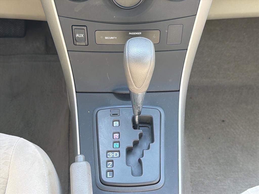 Toyota Corolla LE 4-Speed AT 2009