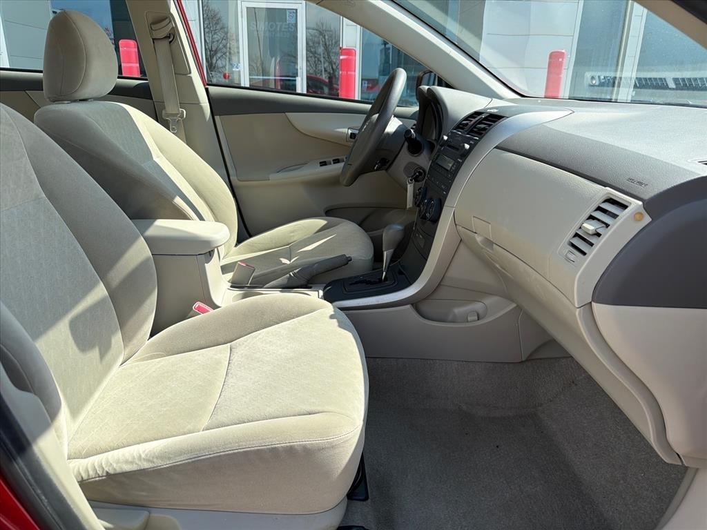 Toyota Corolla LE 4-Speed AT 2009