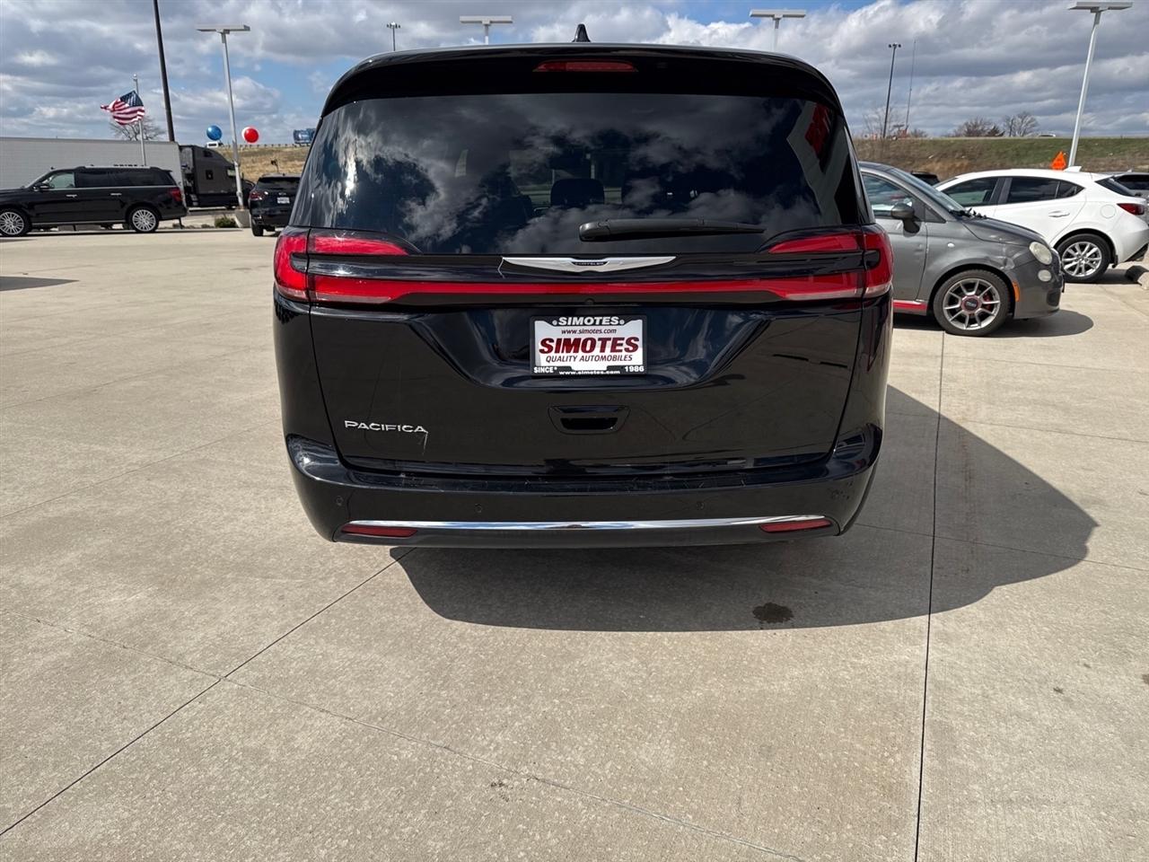 Chrysler Pacifica Select 2025