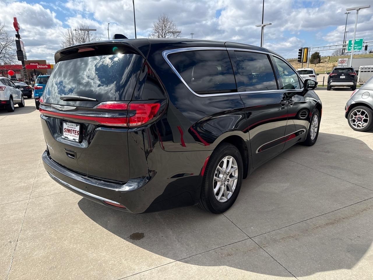 Chrysler Pacifica Select 2025