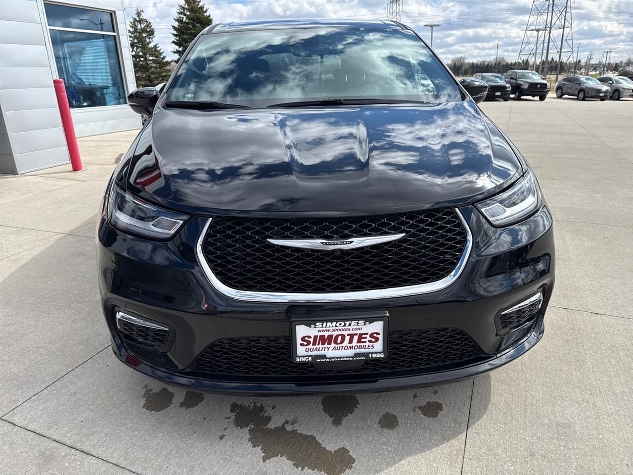 Chrysler Pacifica Select 2025