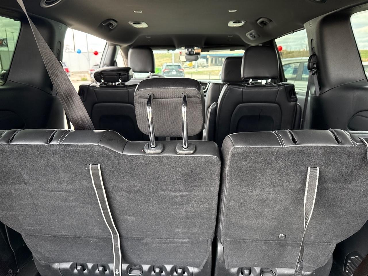 Chrysler Pacifica Select 2025