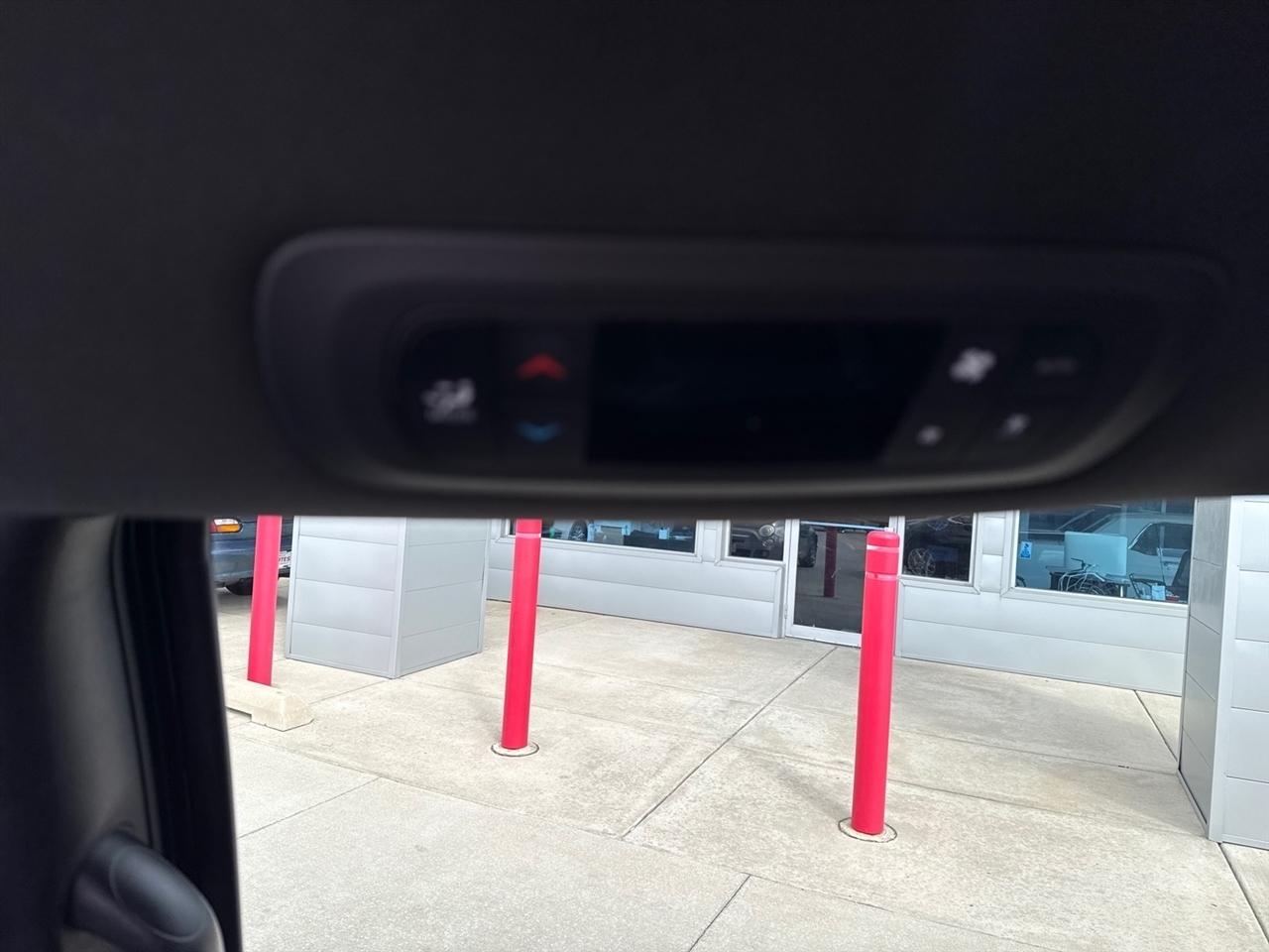 Chrysler Pacifica Select 2025