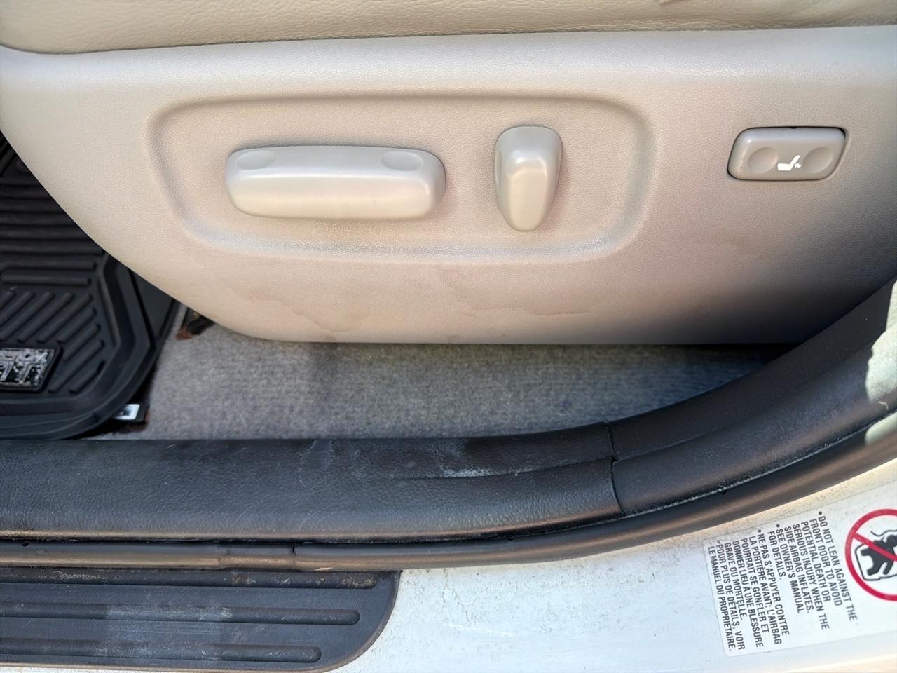 Toyota RAV4 Limited I4 4WD 2012