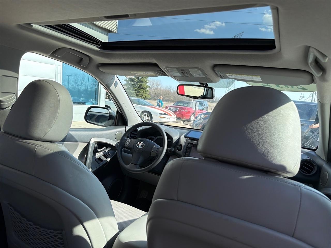 Toyota RAV4 Limited I4 4WD 2012