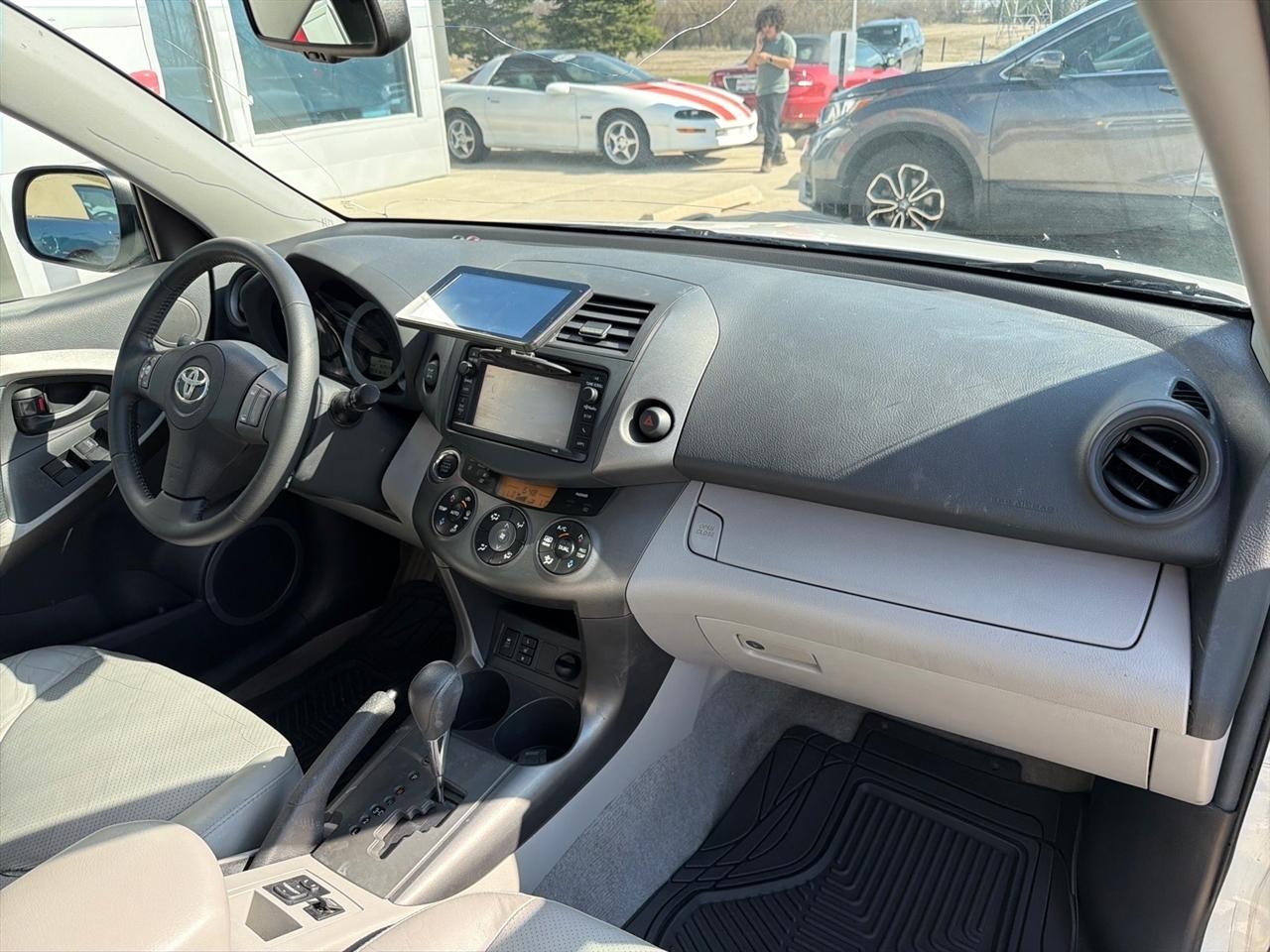 Toyota RAV4 Limited I4 4WD 2012