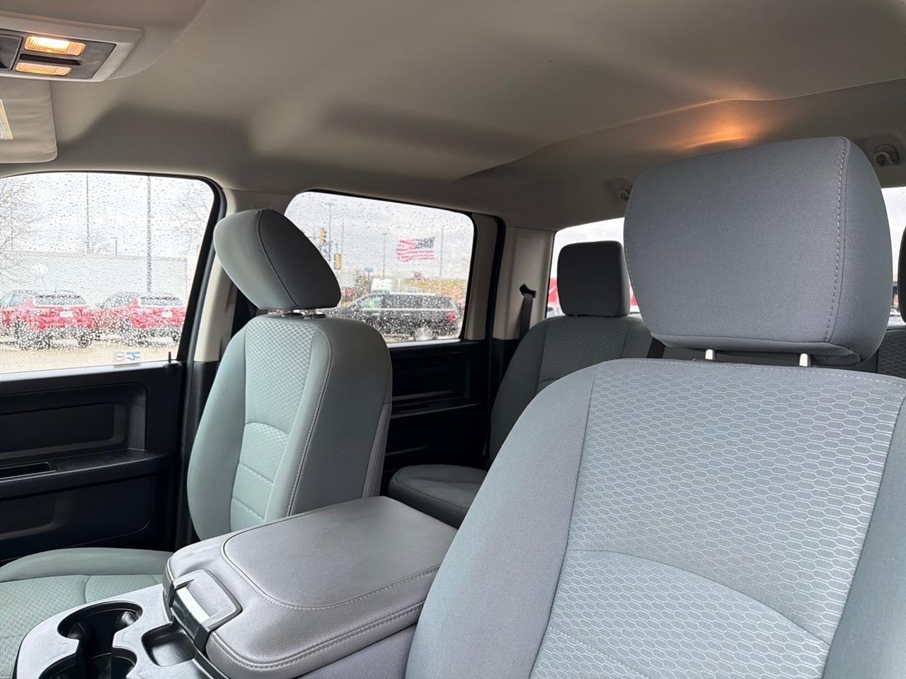 RAM 2500 Tradesman Crew Cab SWB 4WD 2013