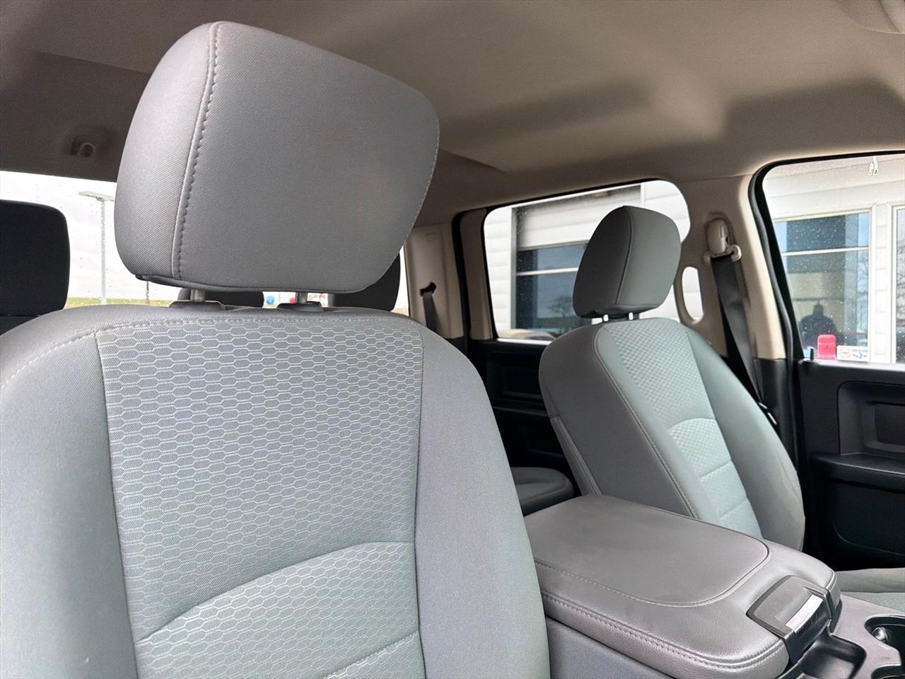 RAM 2500 Tradesman Crew Cab SWB 4WD 2013