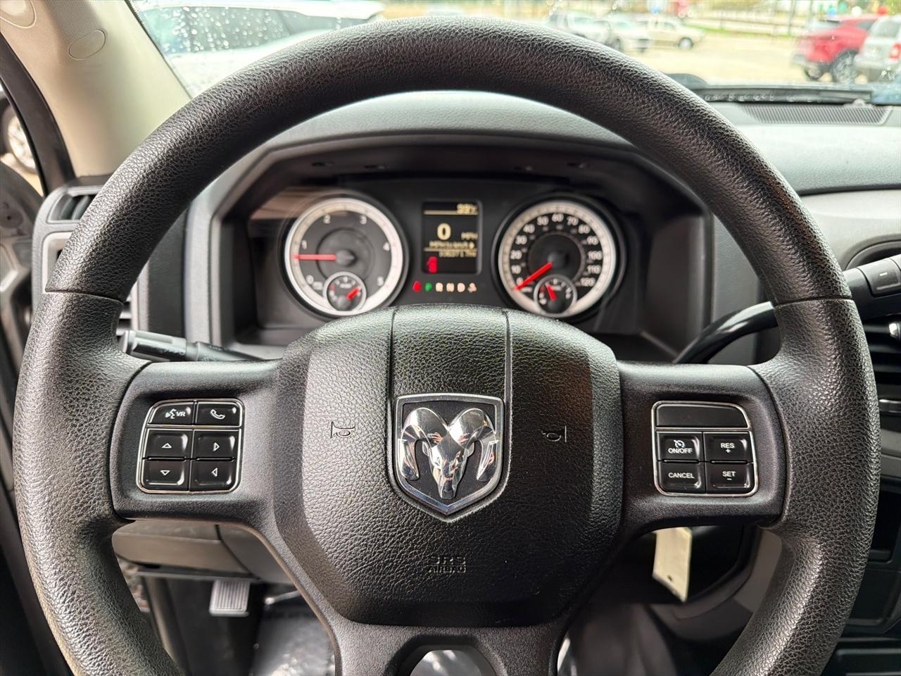 RAM 2500 Tradesman Crew Cab SWB 4WD 2013