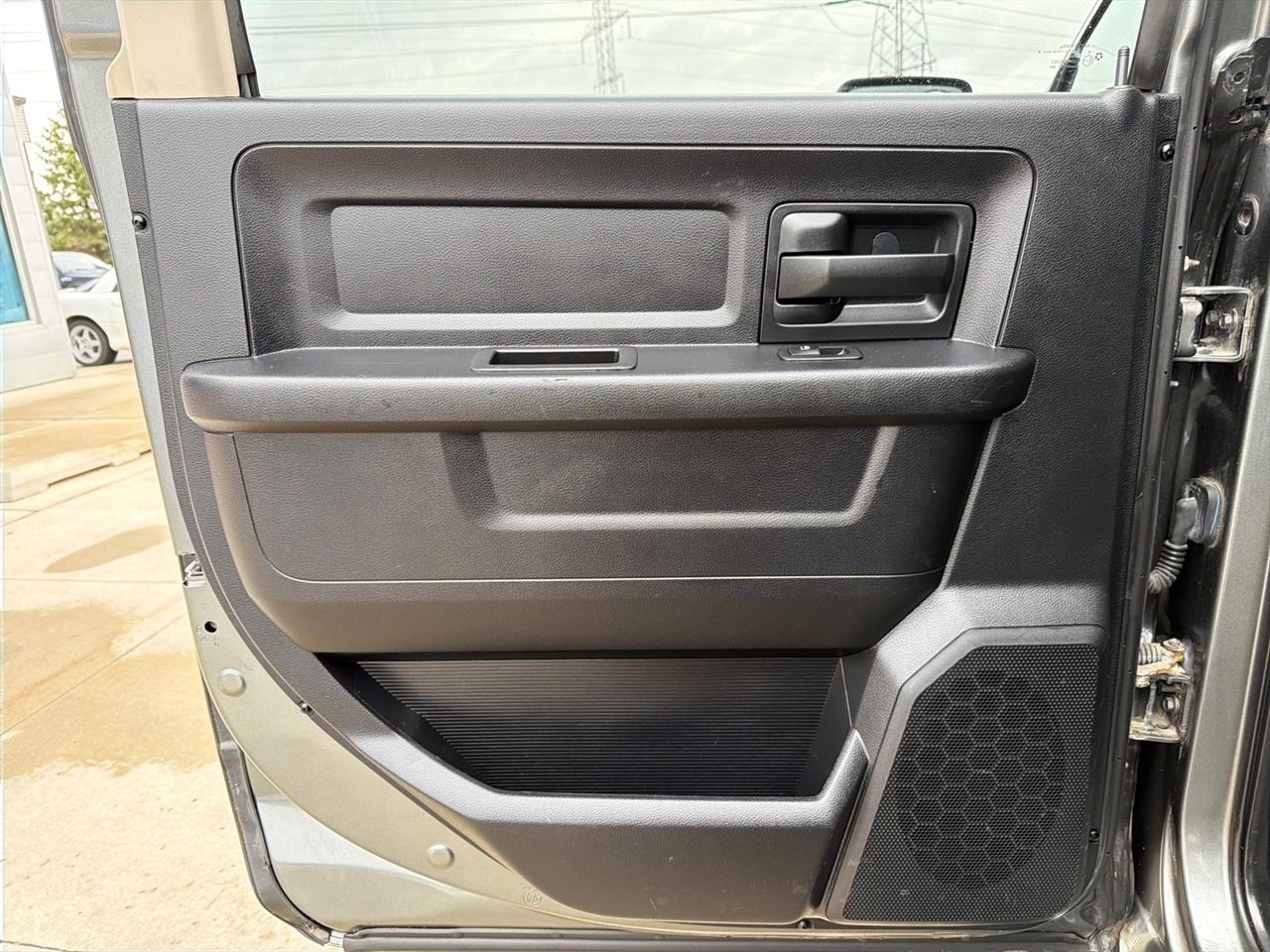 RAM 2500 Tradesman Crew Cab SWB 4WD 2013