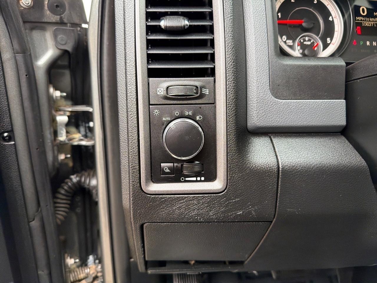 RAM 2500 Tradesman Crew Cab SWB 4WD 2013