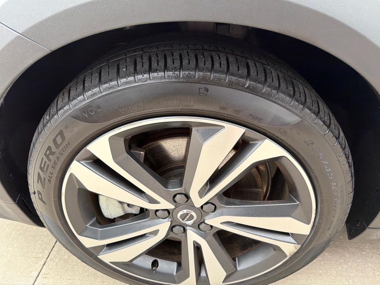 Volvo V60 Cross Country B5 Plus 2025