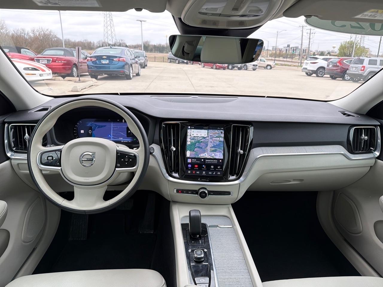 Volvo V60 Cross Country B5 Plus 2025