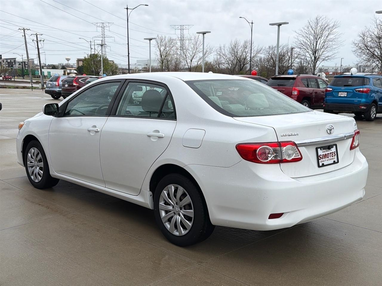 Toyota Corolla LE 4-Speed AT 2012