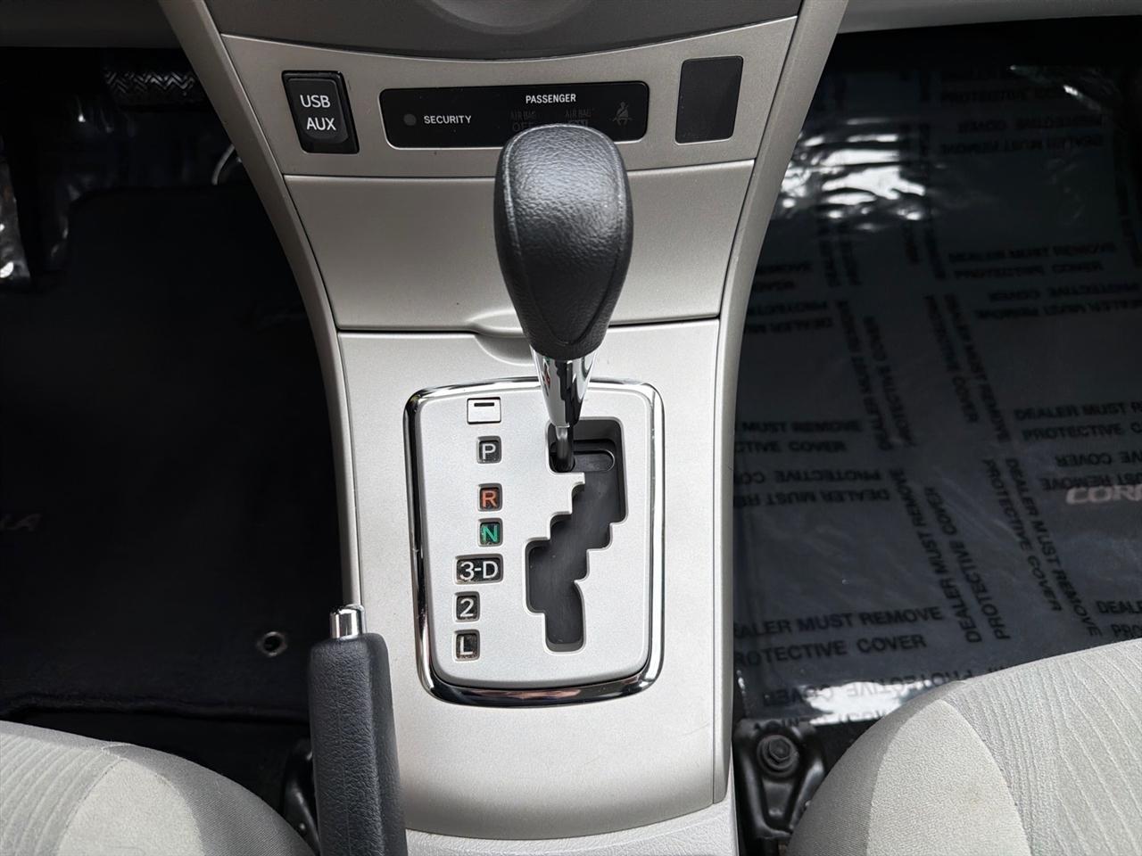 Toyota Corolla LE 4-Speed AT 2012