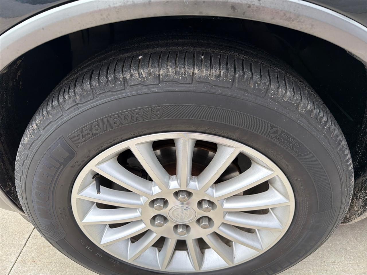 Buick Enclave CXL-1 FWD 2011