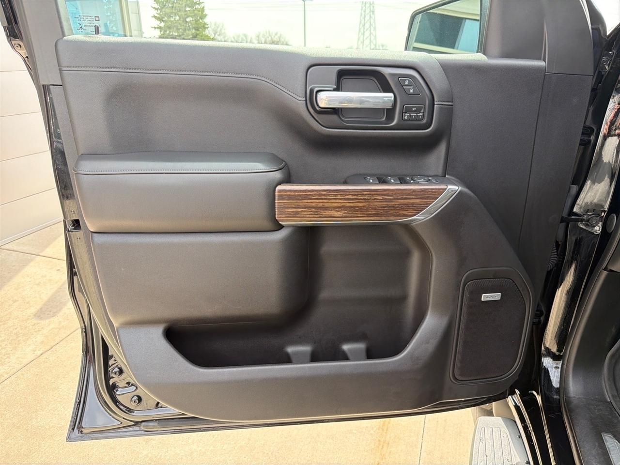 Chevrolet Silverado 1500 High Country Crew Cab 4WD 2021