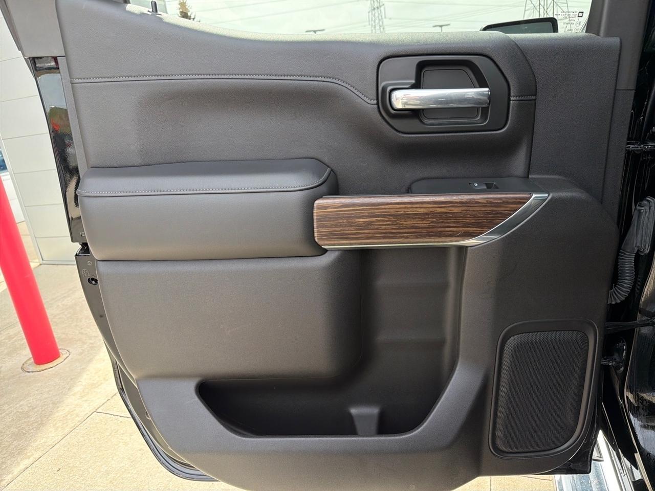 Chevrolet Silverado 1500 High Country Crew Cab 4WD 2021