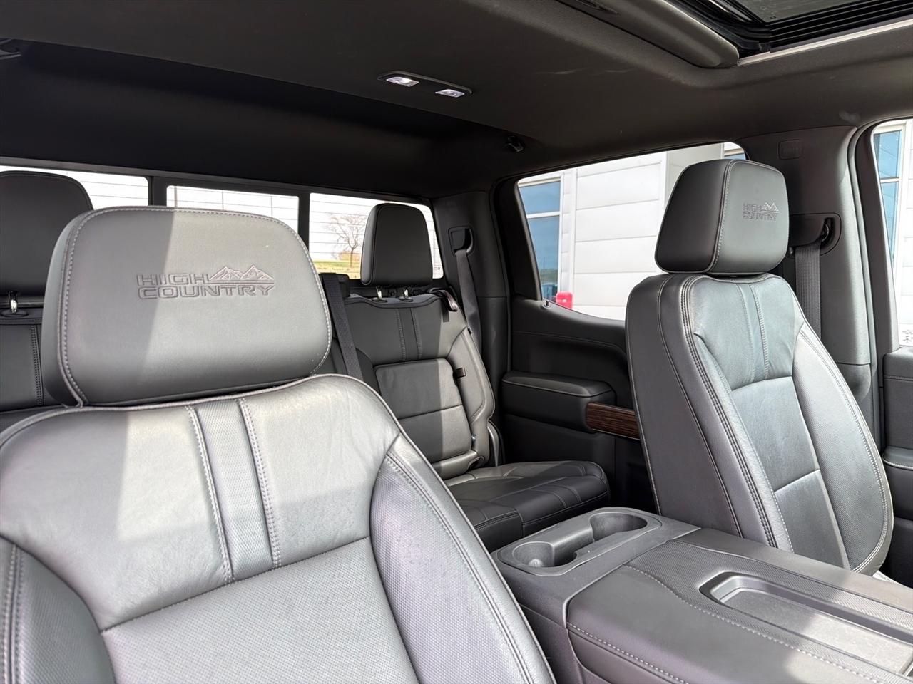 Chevrolet Silverado 1500 High Country Crew Cab 4WD 2021