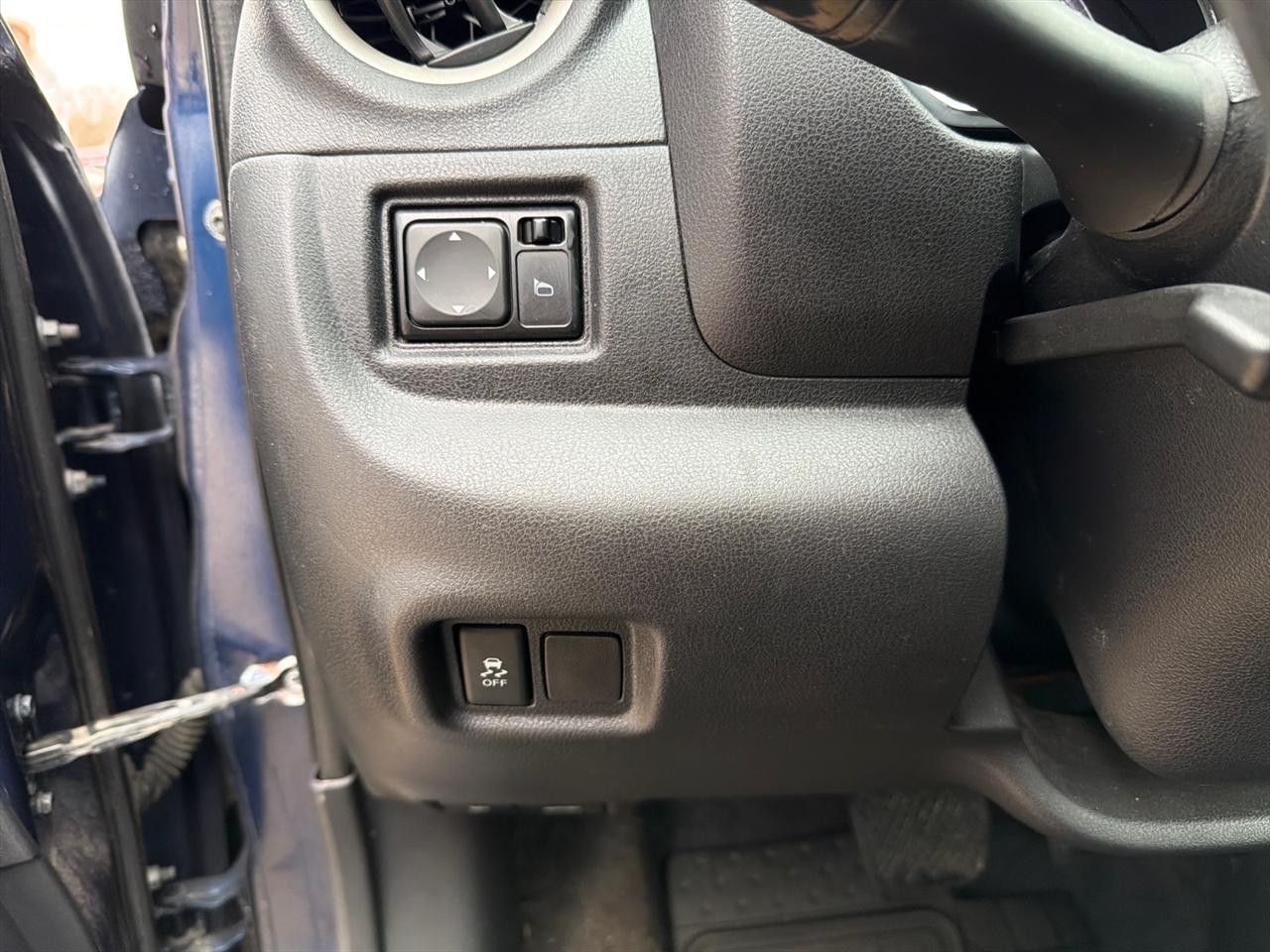 Nissan Versa 1.6 SV Sedan 2012