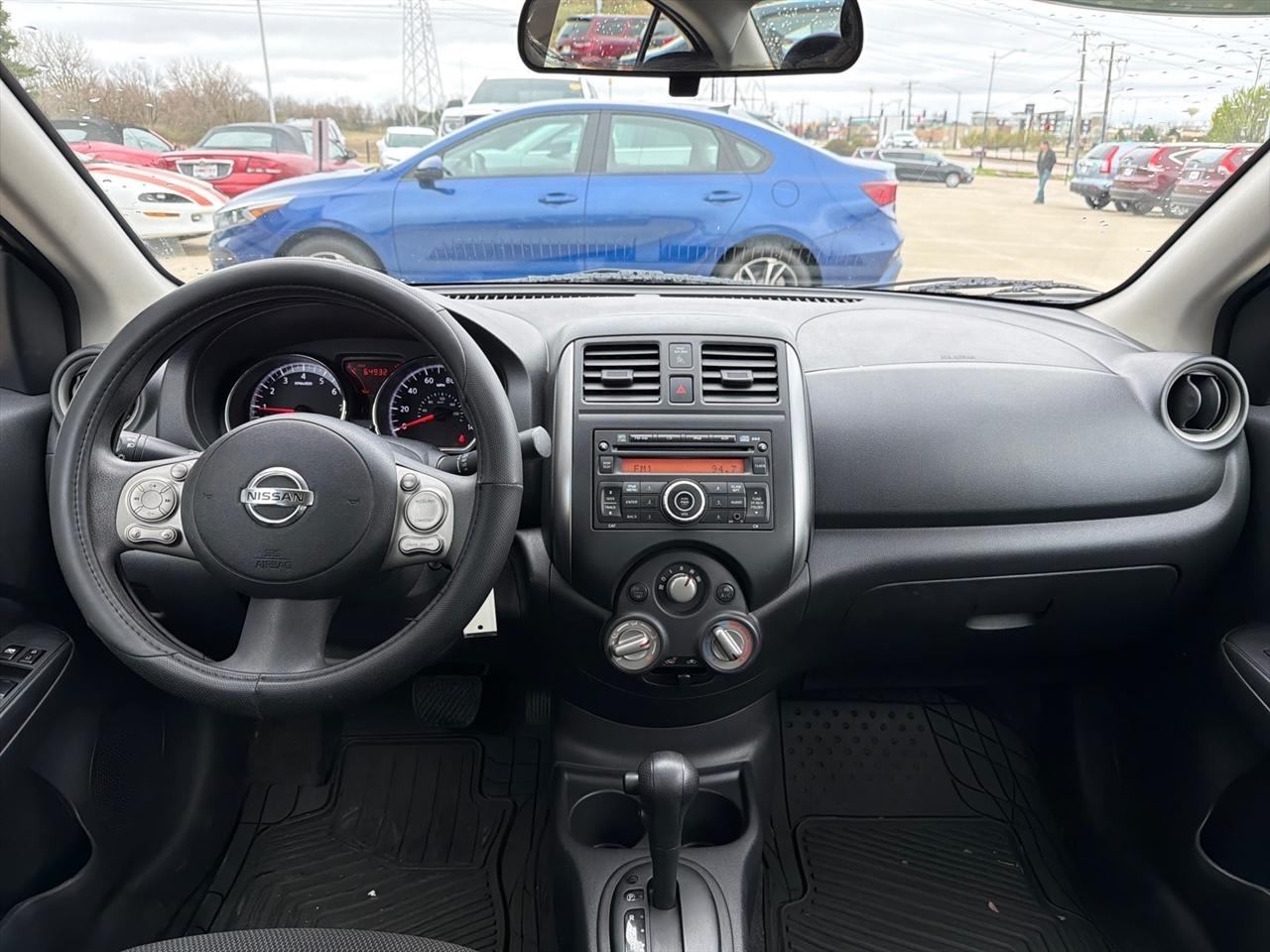 Nissan Versa 1.6 SV Sedan 2012