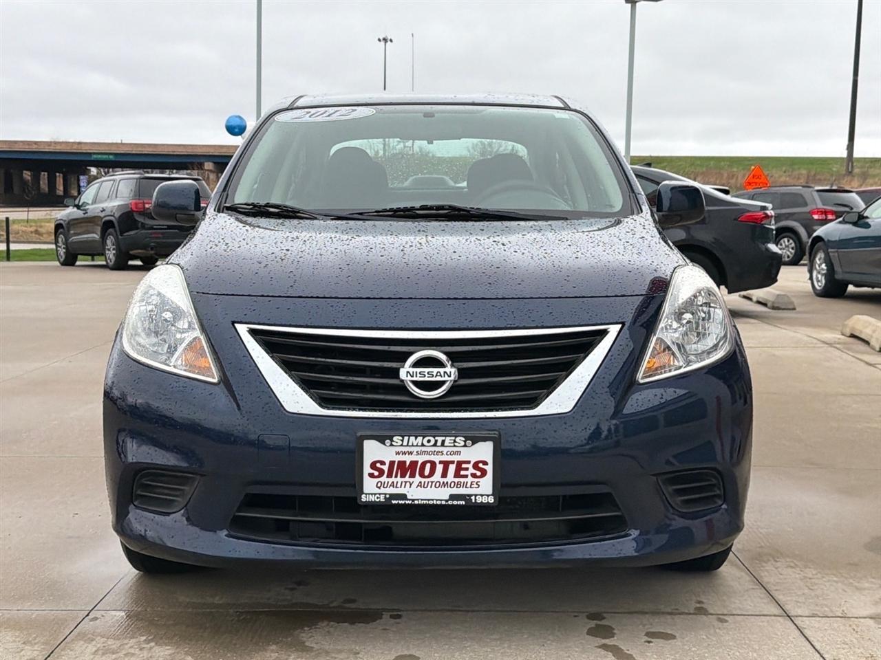 Nissan Versa 1.6 SV Sedan 2012