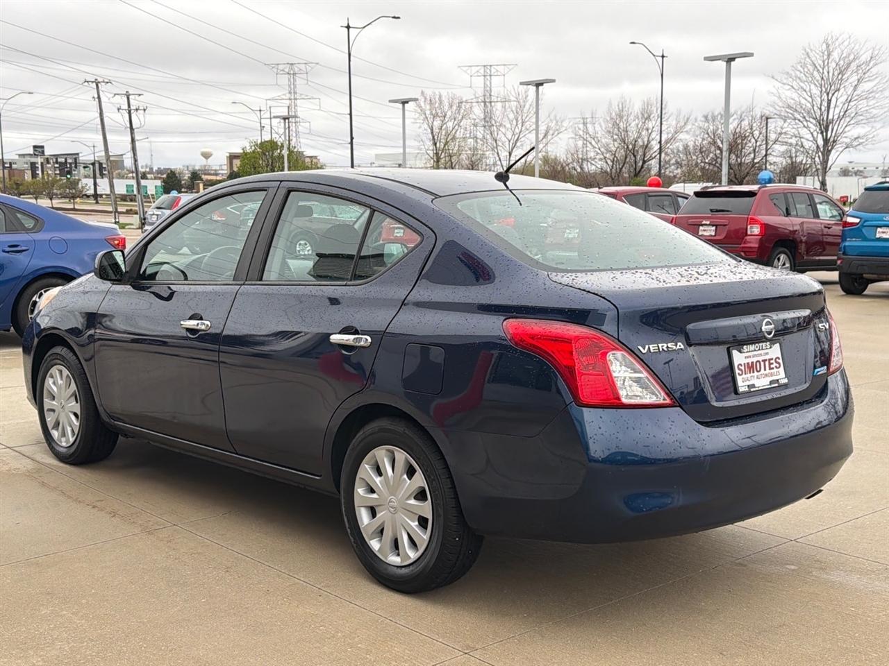 Nissan Versa 1.6 SV Sedan 2012