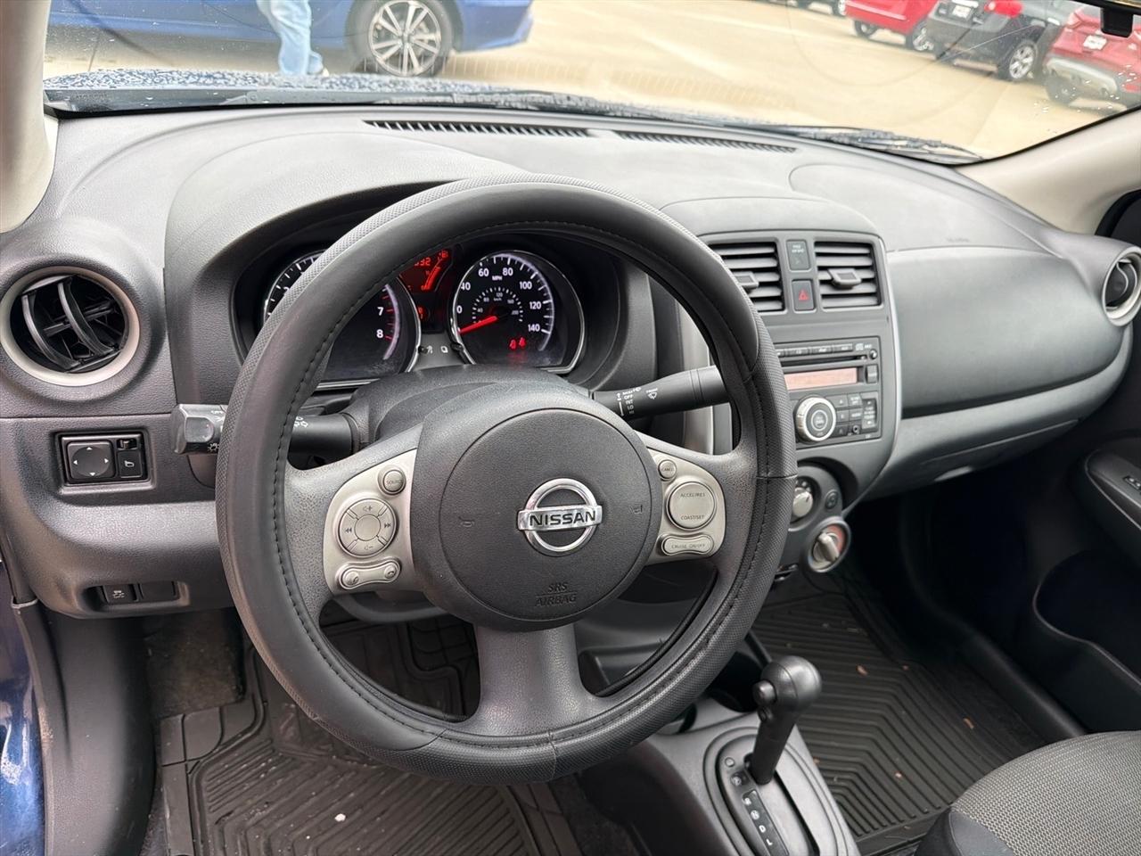 Nissan Versa 1.6 SV Sedan 2012