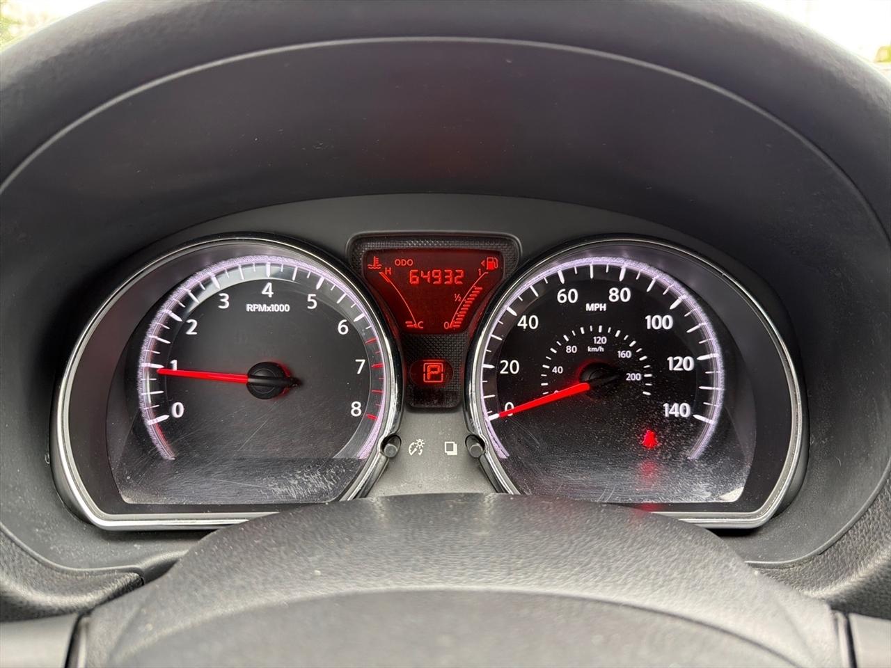 Nissan Versa 1.6 SV Sedan 2012