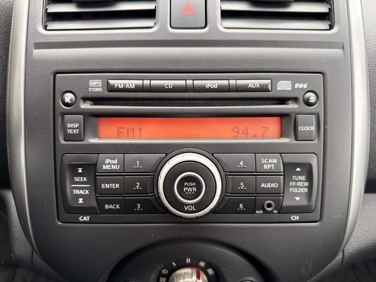 Nissan Versa 1.6 SV Sedan 2012