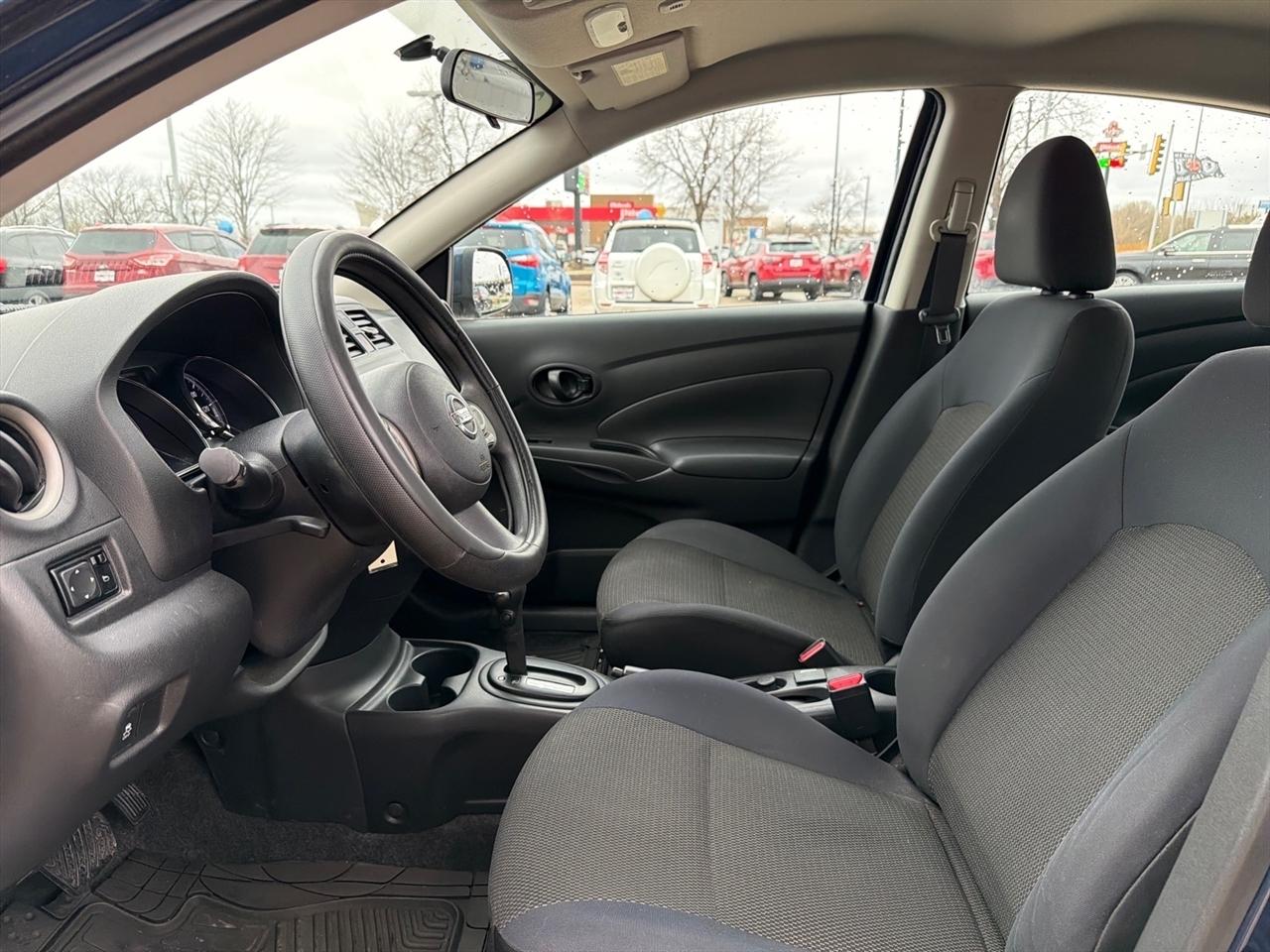 Nissan Versa 1.6 SV Sedan 2012