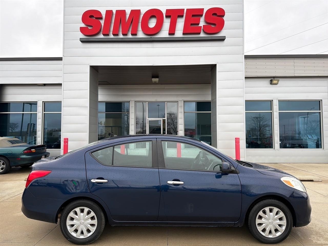 2012 Nissan Versa SV
