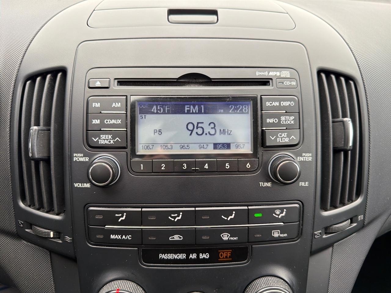 Hyundai Elantra Touring SE Manual 2011