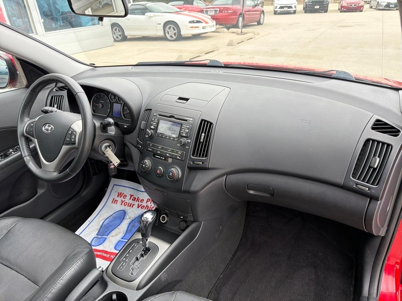 Hyundai Elantra Touring SE Manual 2011