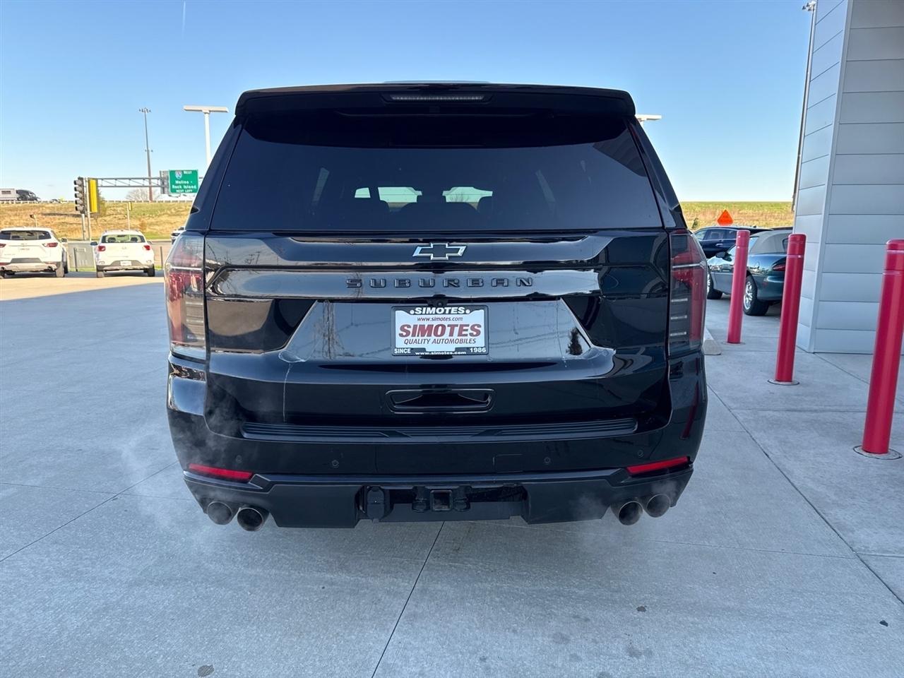 Chevrolet Suburban  2025