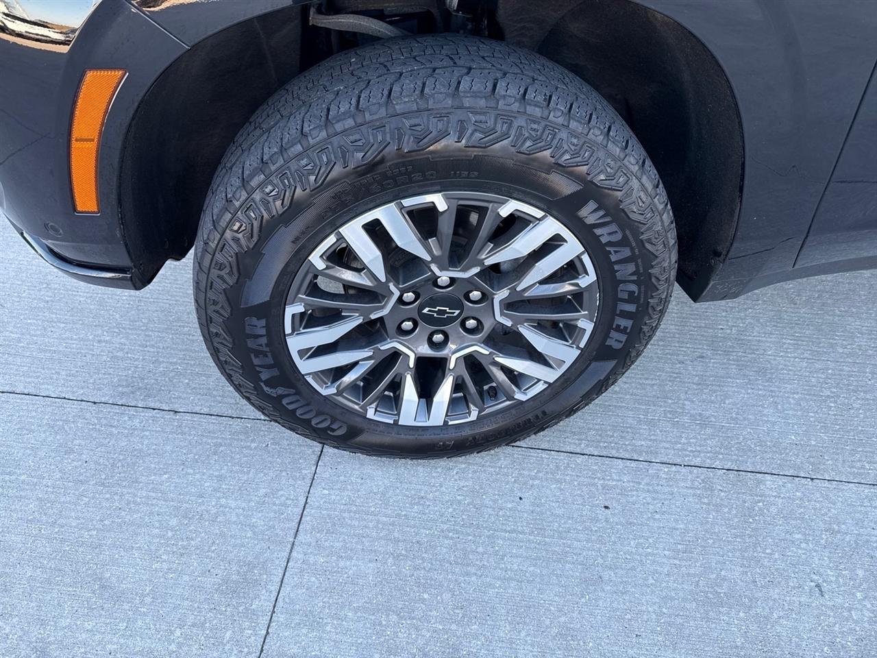 Chevrolet Suburban  2025