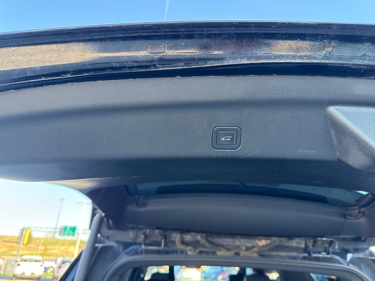 Chevrolet Suburban  2025