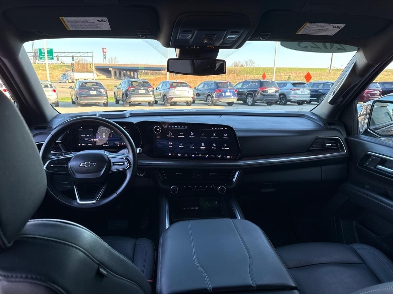 Chevrolet Suburban  2025