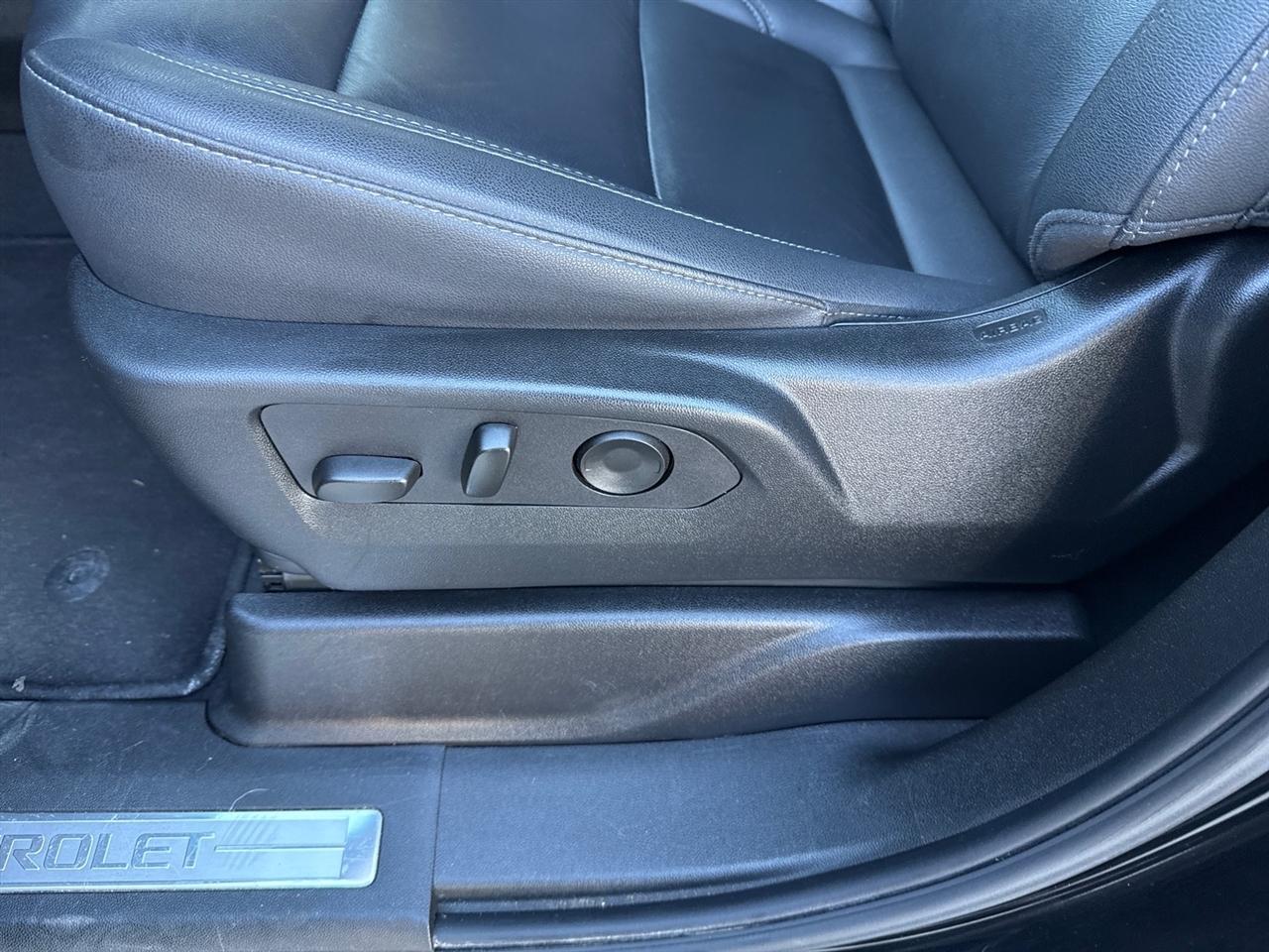 Chevrolet Suburban  2025