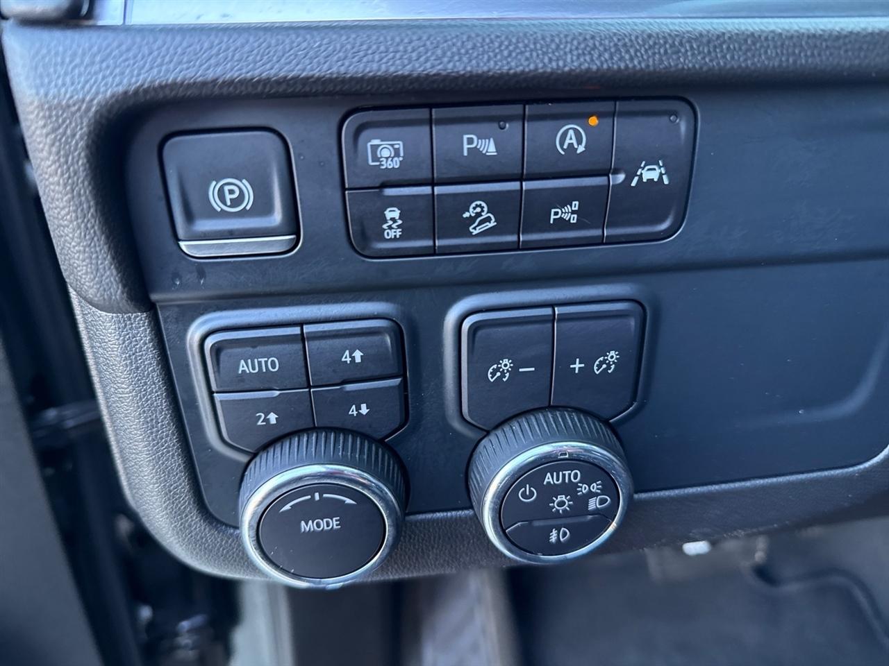 Chevrolet Suburban  2025