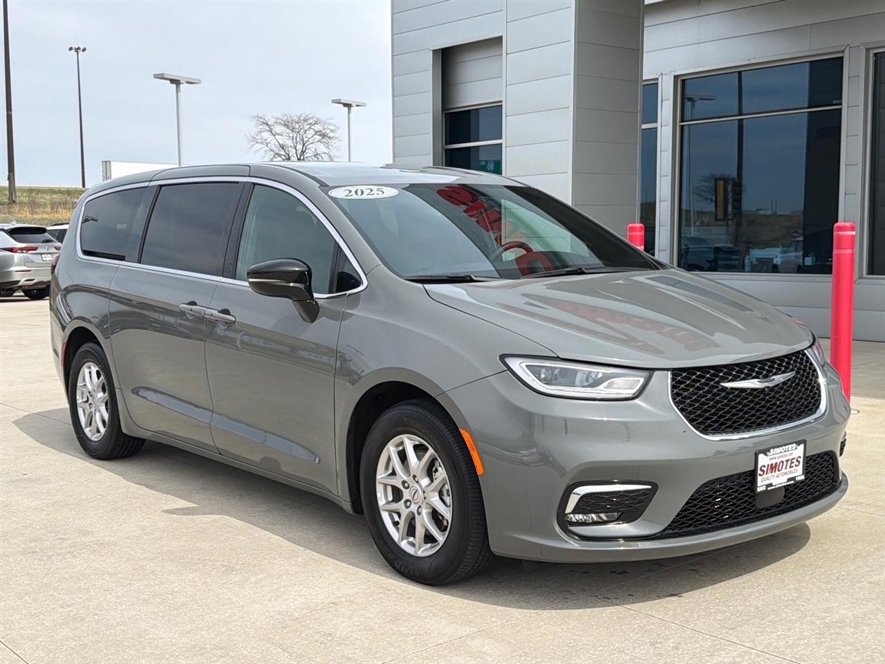 Chrysler Pacifica Select 2025