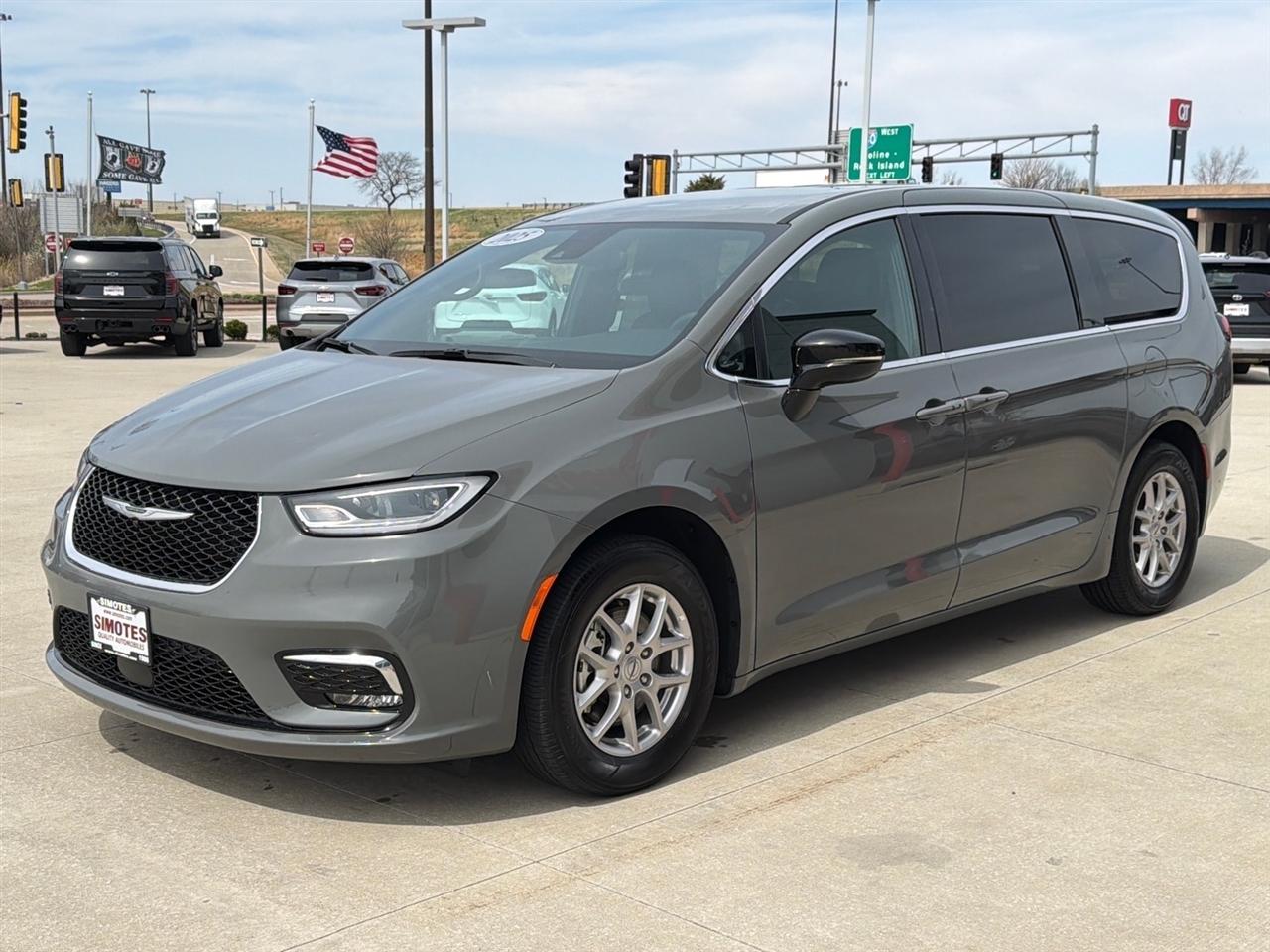 Chrysler Pacifica Select 2025