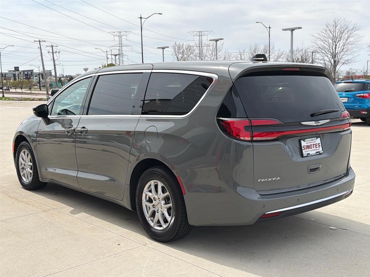 Chrysler Pacifica Select 2025