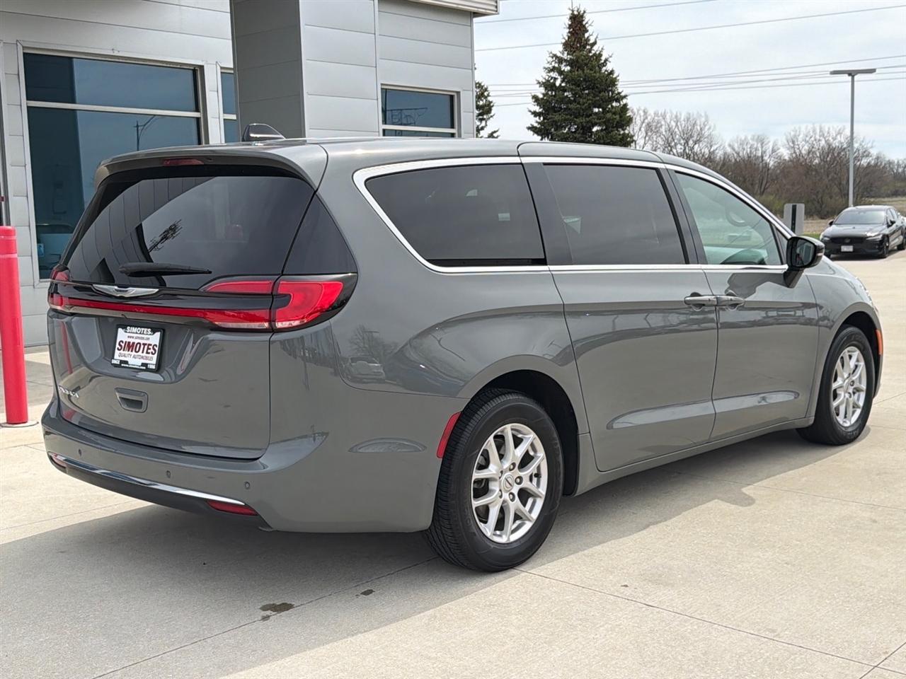 Chrysler Pacifica Select 2025